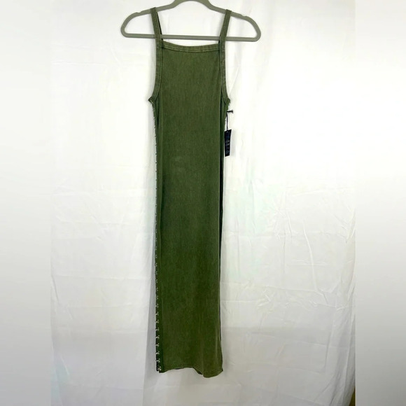 Forever 21 Dresses & Skirts - NWT Forever 21 Bodycon Dress S Green Ribbed Knit Midi Sleeveless Round Neck